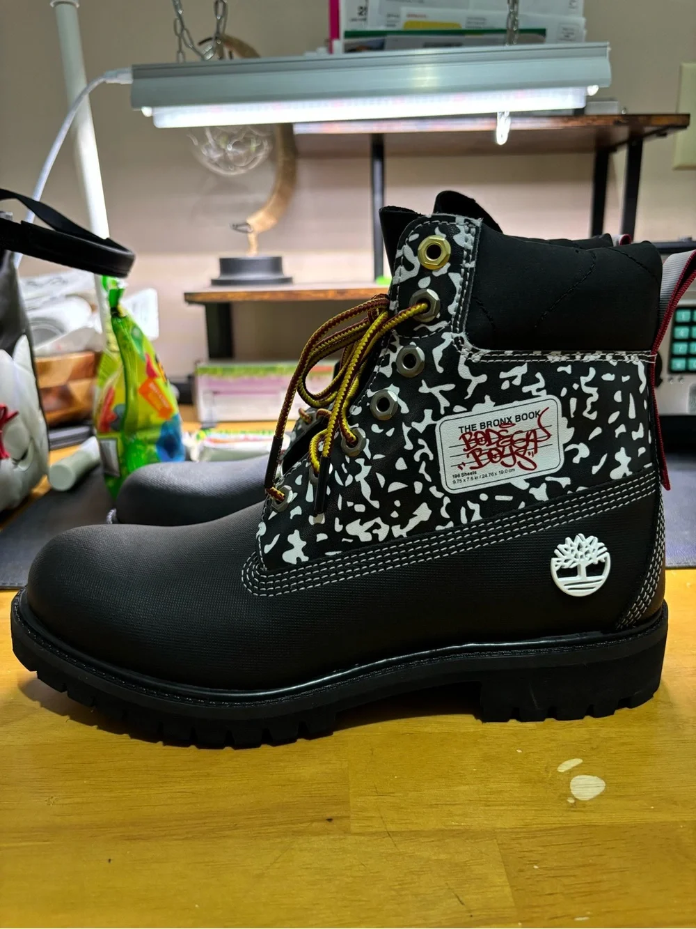 TIMBERLAND THE BRONX BOOK BODEGA “BOYS” DESUS & MERO BOOTS MENS.